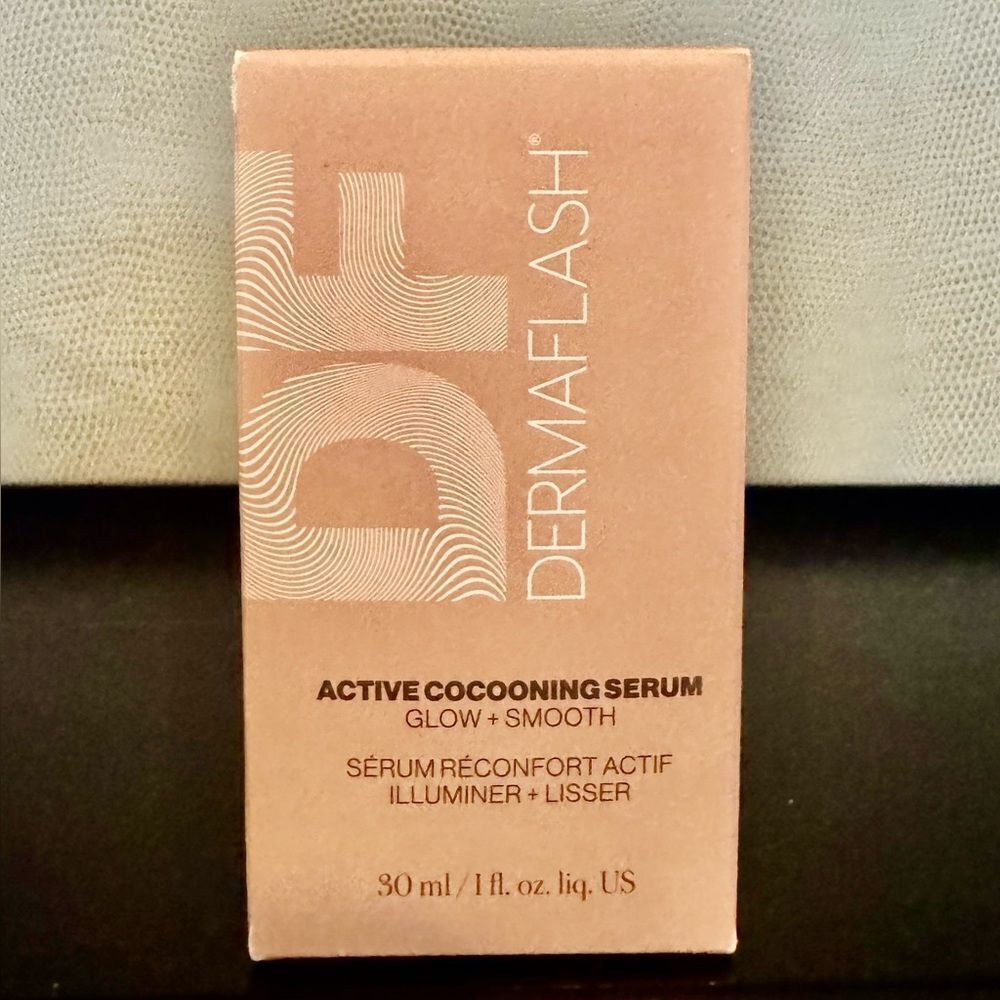 COPY - DERMAFLASH HYDRAFLASH COCOONING SERUM 
Smoothing, Firming + Depuffing Se…